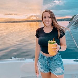 Meet your Posher, Jenny